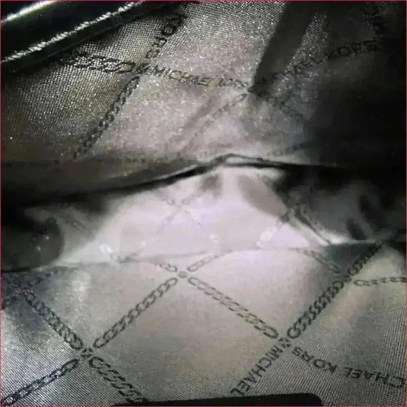 Michael Kors Jet Set Camera Bag - Haircalf Leather Crossbody - Designer Purse - Picture 4 of 7